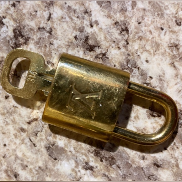 LV Lock & Key #314 - Picture 3 of 6